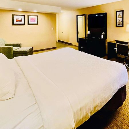 Clarion Inn & Suites Evansville Dış mekan fotoğraf