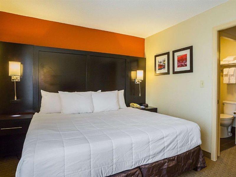 Clarion Inn & Suites Evansville Dış mekan fotoğraf