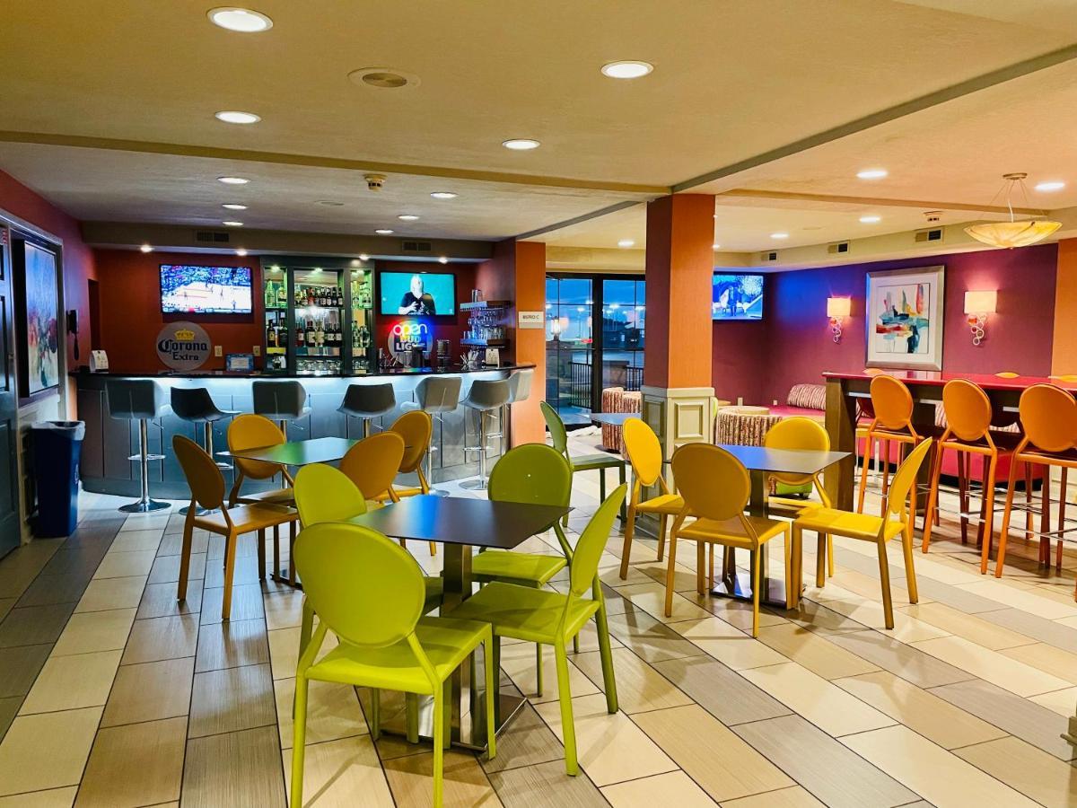 Clarion Inn & Suites Evansville Dış mekan fotoğraf