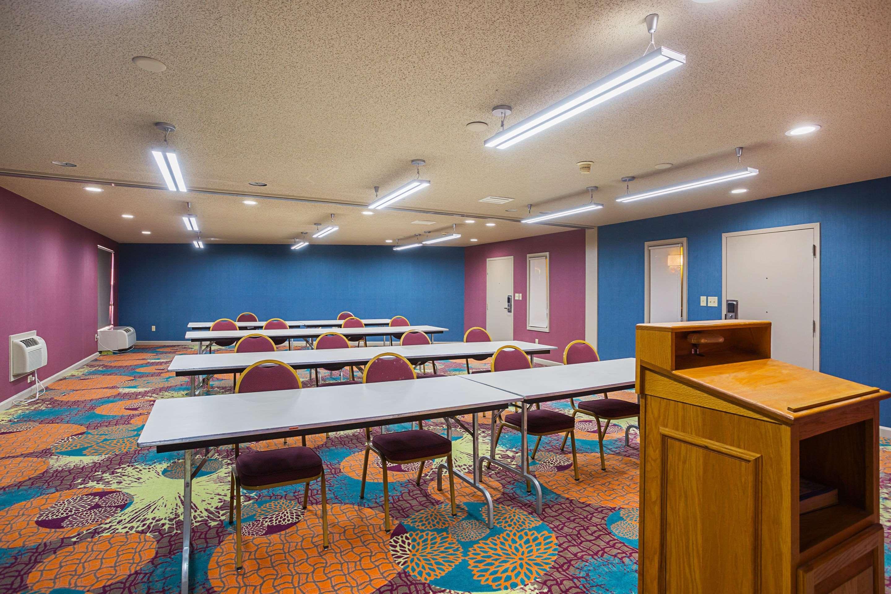 Clarion Inn & Suites Evansville Dış mekan fotoğraf