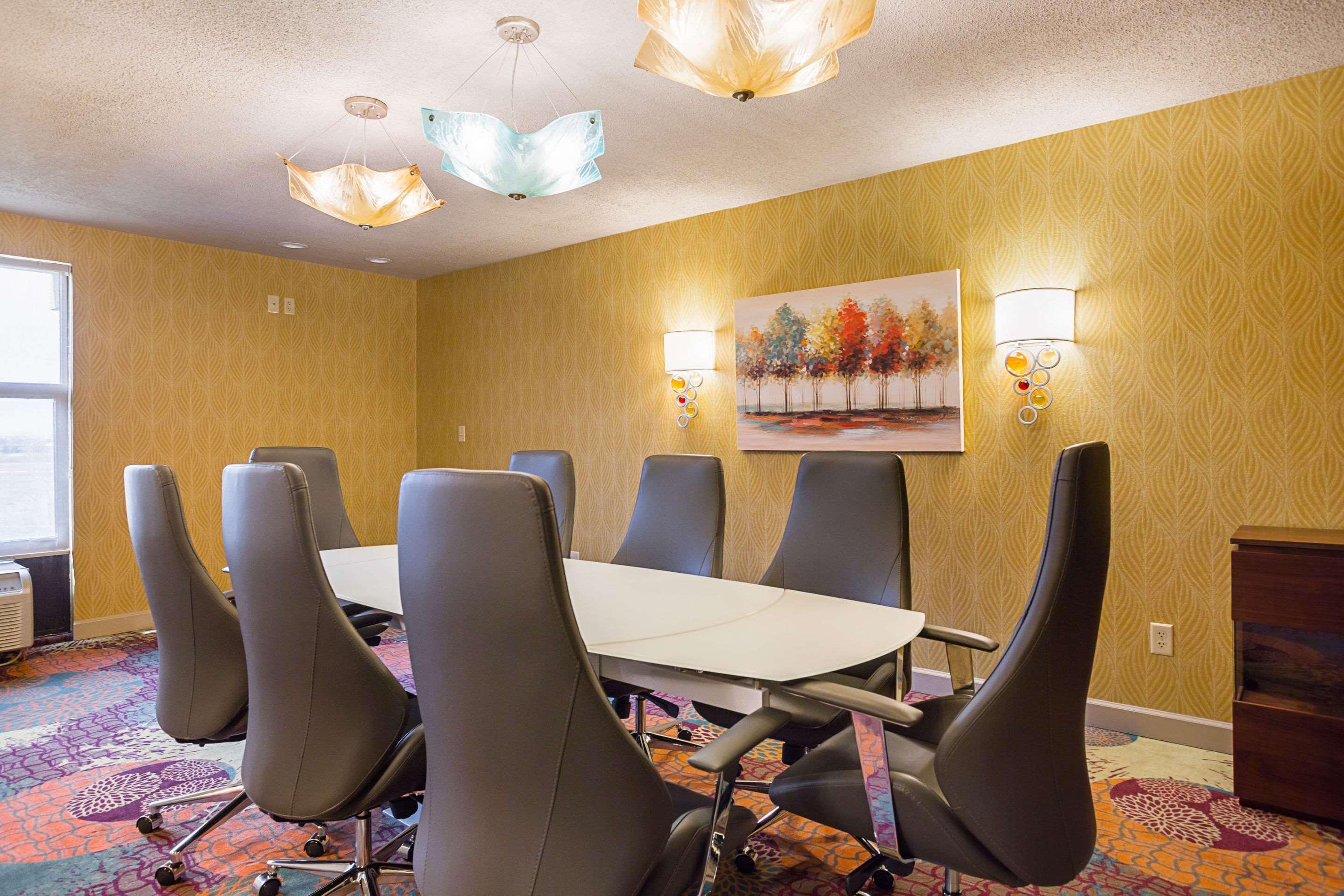 Clarion Inn & Suites Evansville Dış mekan fotoğraf