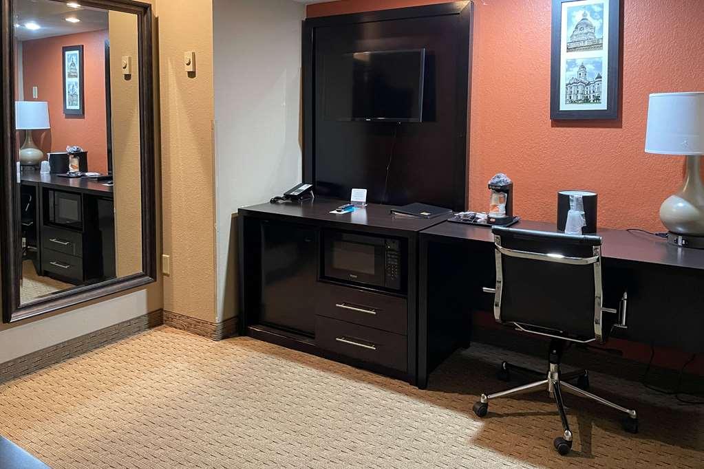 Clarion Inn & Suites Evansville Oda fotoğraf