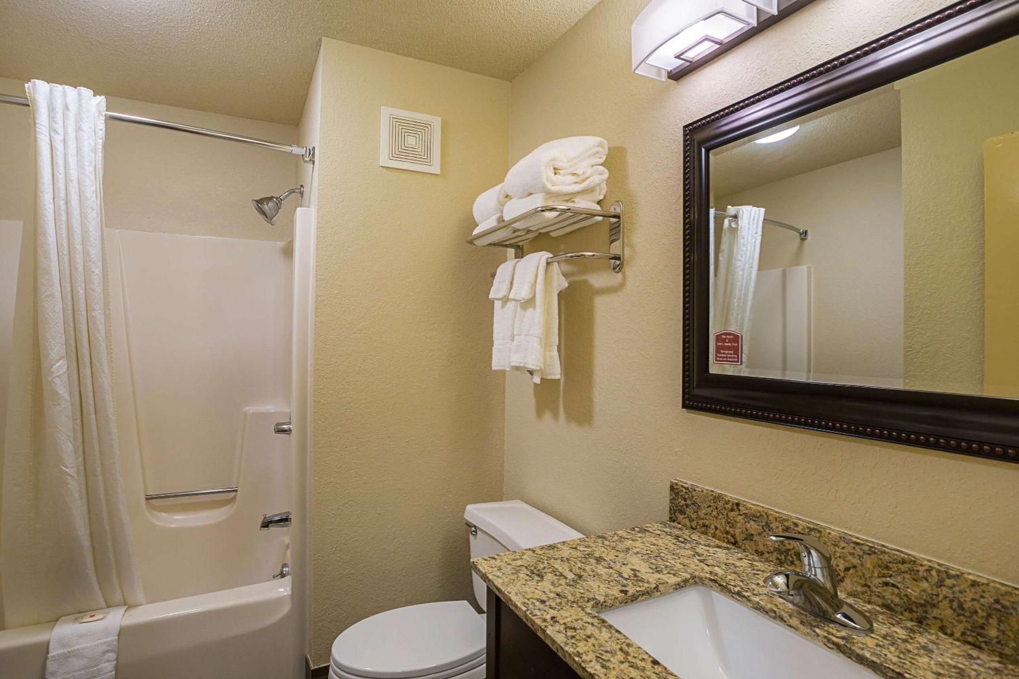 Clarion Inn & Suites Evansville Dış mekan fotoğraf