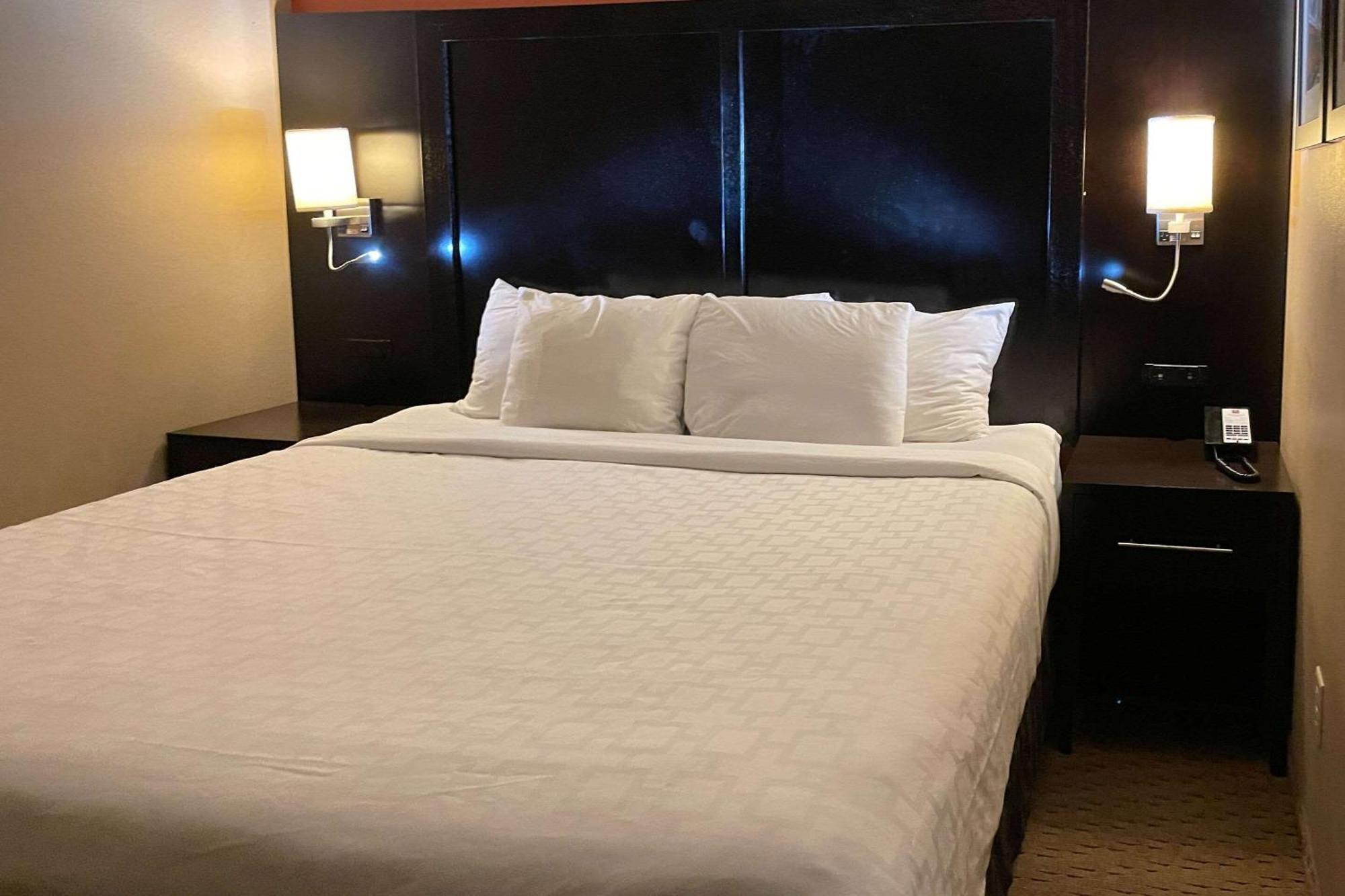 Clarion Inn & Suites Evansville Dış mekan fotoğraf