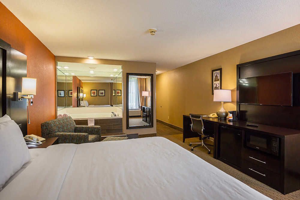 Clarion Inn & Suites Evansville Dış mekan fotoğraf